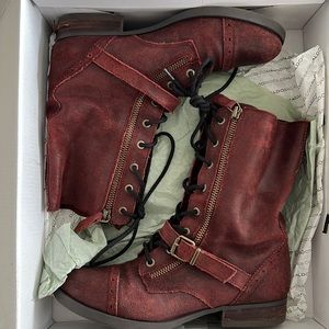 Aldo Marlen size US 6 burgundy combat boots